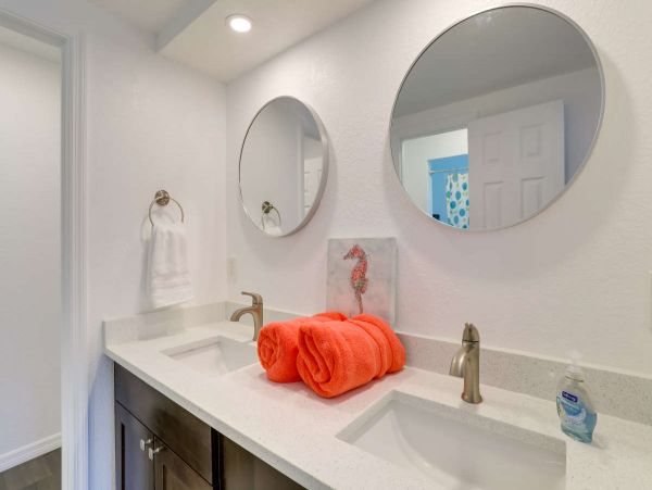 Seminole Lovely Vacation Getaway with 4 Bedrooms Sleeps 12