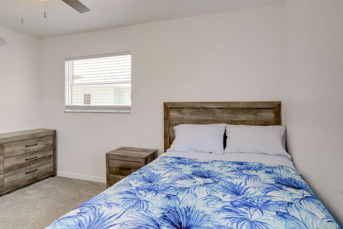 Seminole Lovely Vacation Getaway with 4 Bedrooms Sleeps 12