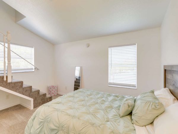 Seminole Lovely Vacation Getaway with 4 Bedrooms Sleeps 12
