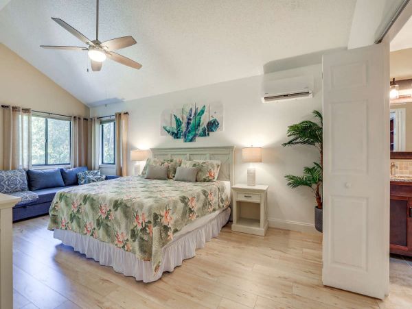 Seminole Vacation Rental with 4 Bedroom & Pool (close to Indian Rocks)