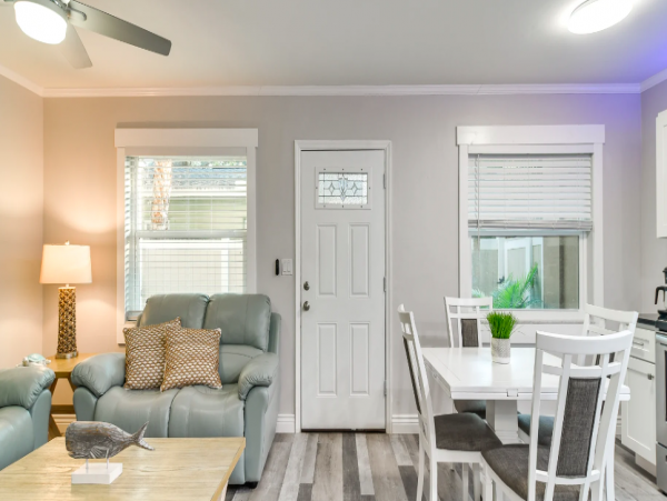 Indian Rocks Beach Retreat, walk to Beaches