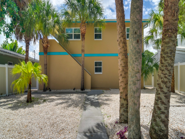 Indian Rocks  Beach 2 bedroom Apartment near ocean