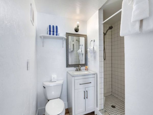Gulf Front Vacation Studio in Captiva Sleeps 2