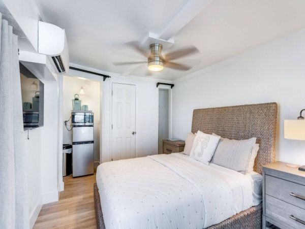 Gulf Front Vacation Studio in Captiva Sleeps 2