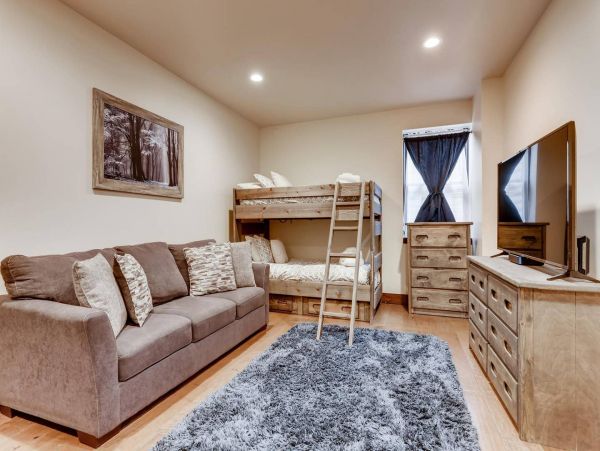 Gorgeous Vacation Duplex in Breckenridge with Great Amenities