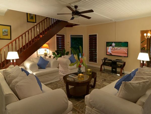 Jamaica Three Bedroom Walk to Beach Elegant Vacation Home