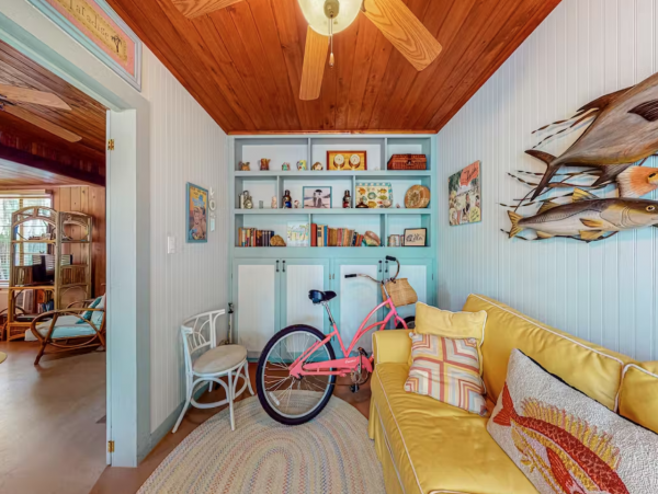 Charming Anna Maria Cottage with Pool, Steps from the Beach