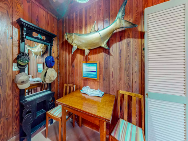 Charming Anna Maria Cottage with Pool, Steps from the Beach