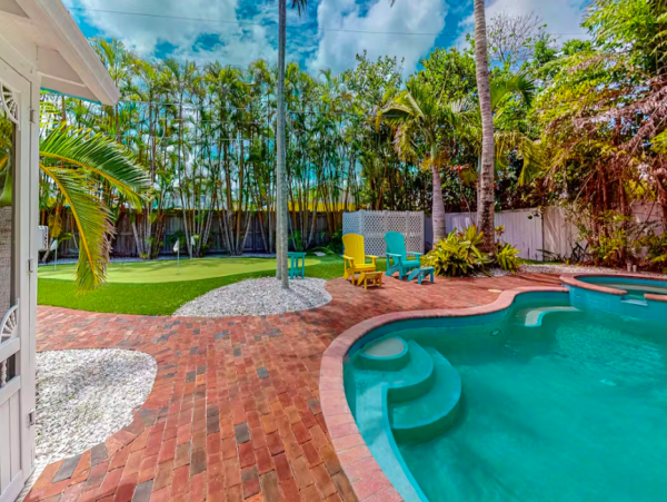 Charming Anna Maria Cottage with Pool, Steps from the Beach