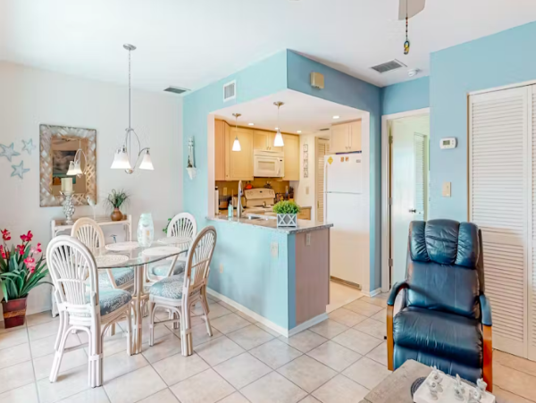 Charming Gulf-Views Condo with Pool, Balcony, and Easy Beach Access