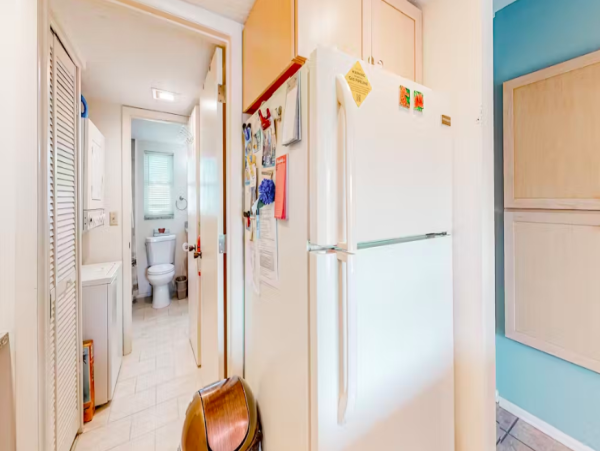 Charming Gulf-Views Condo with Pool, Balcony, and Easy Beach Access