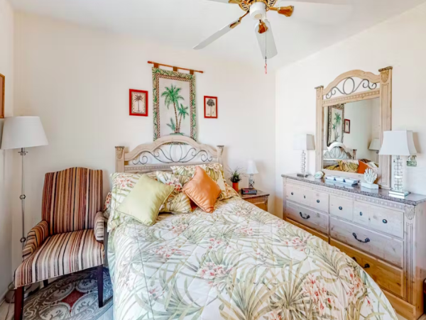 Charming Gulf-Views Condo with Pool, Balcony, and Easy Beach Access