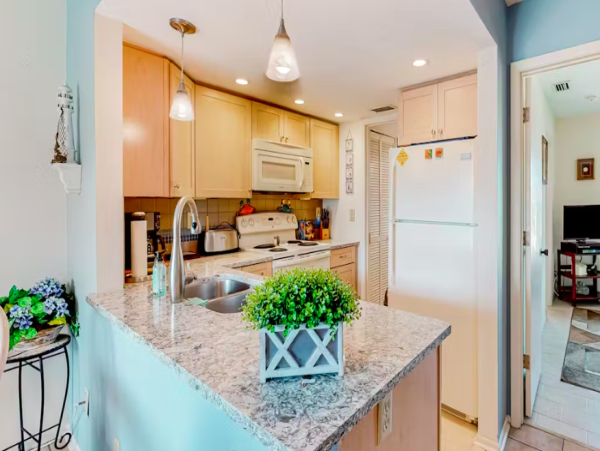 Charming Gulf-Views Condo with Pool, Balcony, and Easy Beach Access