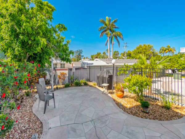 Charming Gulf-Views Condo with Pool, Balcony, and Easy Beach Access