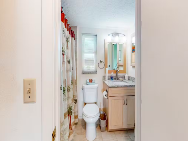 Charming Gulf-Views Condo with Pool, Balcony, and Easy Beach Access