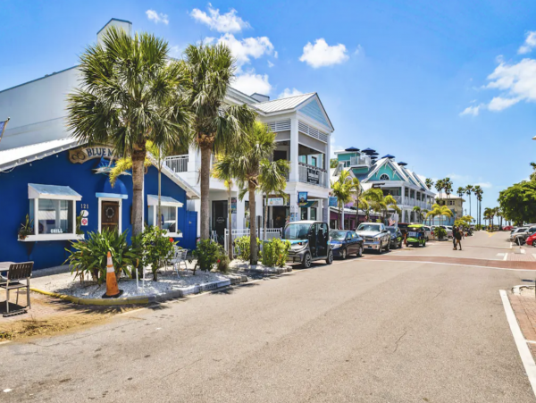Stroll To Beach Anna Maria Island Cottage