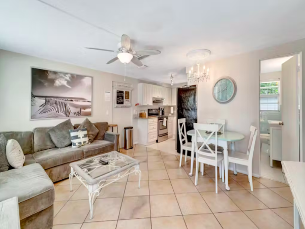 Charming Escape with Outdoor Patio and Prime Beach Access in Anna Maria