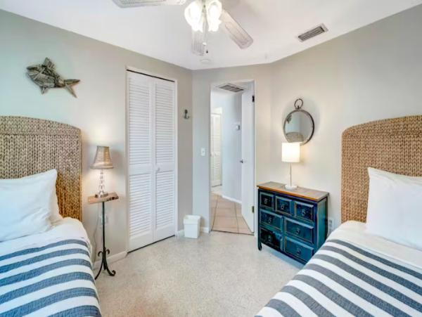 Charming Escape with Outdoor Patio and Prime Beach Access in Anna Maria