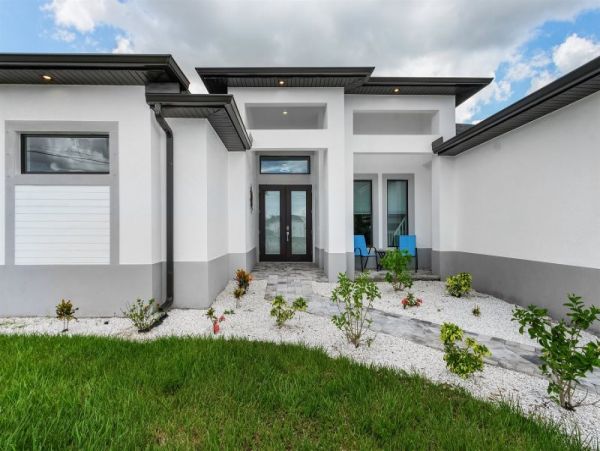 Cape Coral Vacation Home Sleeps Eight Guests
