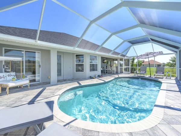 Cape Coral Vacation Home Water Views. Four Bedrooms