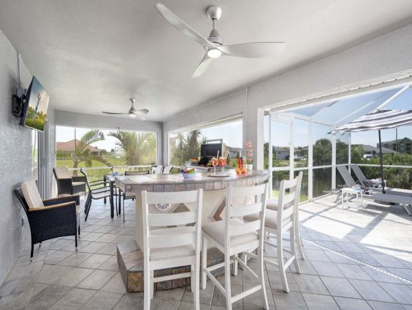 Cape Coral Vacation Home Water Views. Four Bedrooms