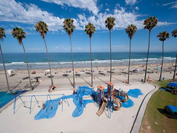Gorgeous 4 Bedroom Vacation Getaway in La Jolla