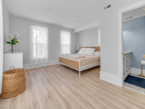 Cape May Six Bedroom Rental Two Blocks to Beach