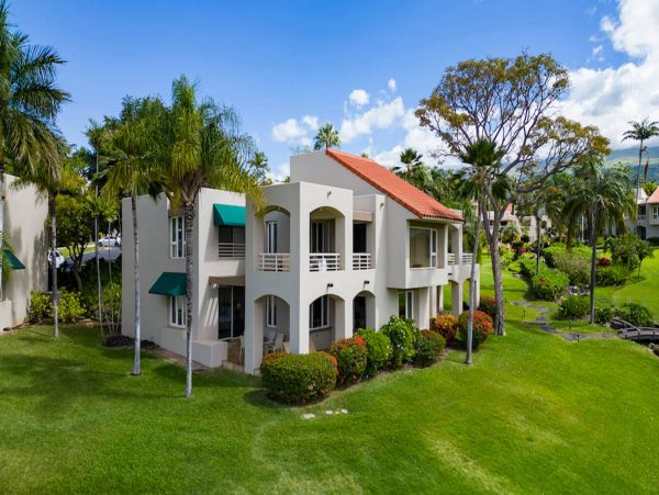 Perfect Location Getaway! Beautiful Two Bedroom Condo in Wailea.