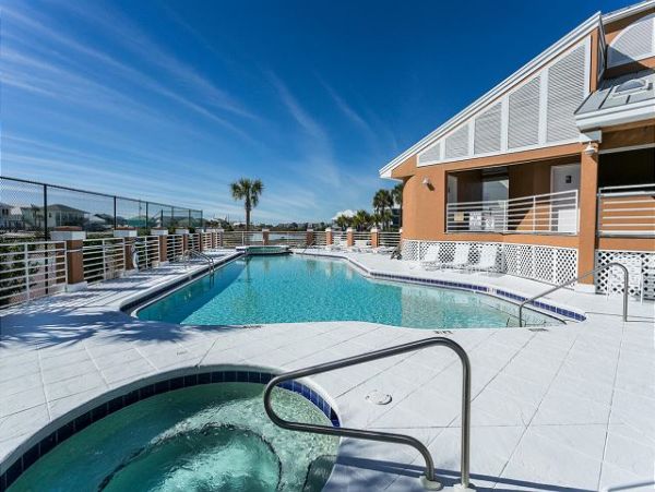 Navarre Vacation Home Five Bedroom Walk to Beach