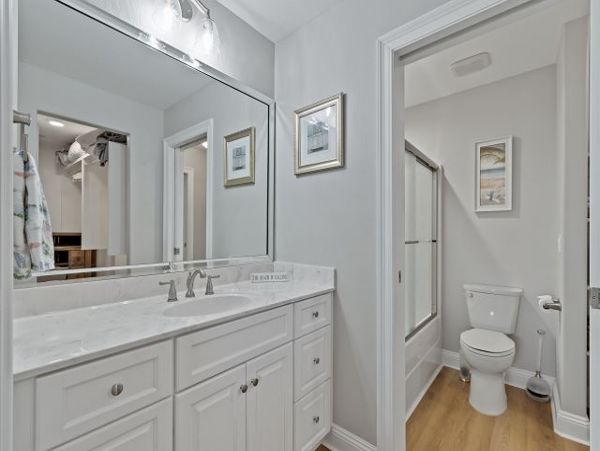 Navarre Vacation Home Five Bedroom Walk to Beach