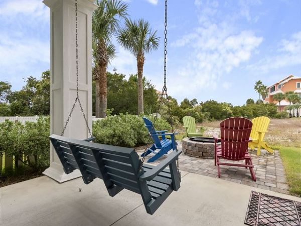 Navarre Vacation Home Five Bedroom Walk to Beach
