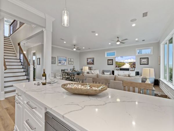 Navarre Vacation Home Five Bedroom Walk to Beach