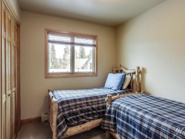 Breckenridge Luxury Vacation Home Sleeps 20 Guests