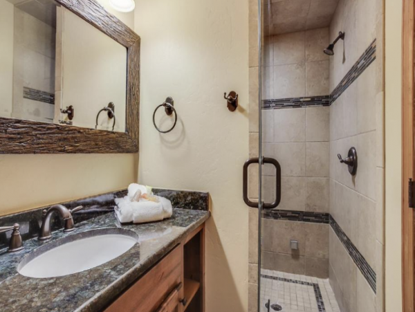 Breckenridge Luxury Vacation Home Sleeps 20 Guests
