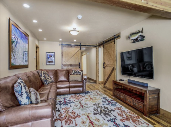 Breckenridge Luxury Vacation Home Sleeps 20 Guests