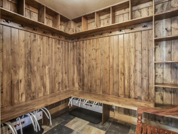 Breckenridge Luxury Vacation Home Sleeps 20 Guests