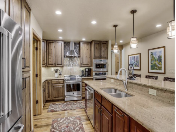 Breckenridge Luxury Vacation Home Sleeps 20 Guests