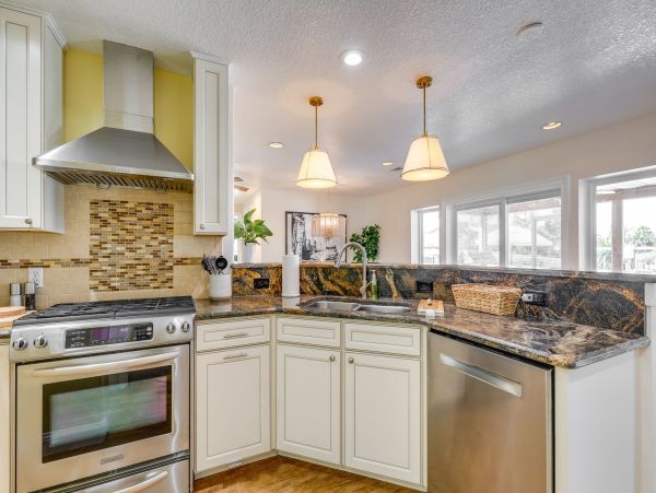 Apollo Beach Luxury Four Bedroom Home Private Pool & Dock