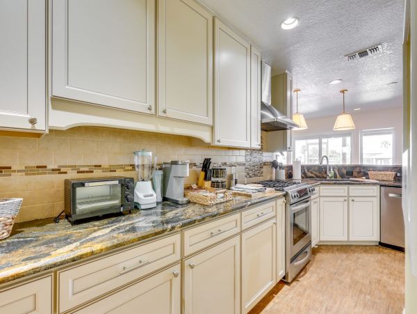 Apollo Beach Luxury Four Bedroom Home Private Pool & Dock