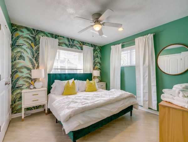 Apollo Beach Luxury Four Bedroom Home Private Pool & Dock