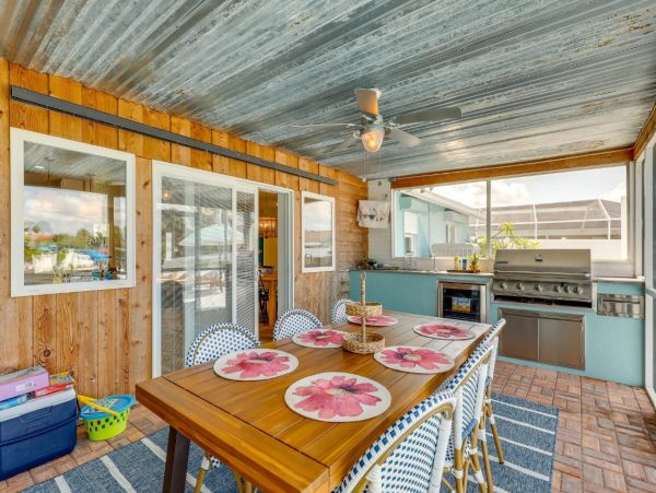 Apollo Beach Luxury Four Bedroom Home Private Pool & Dock