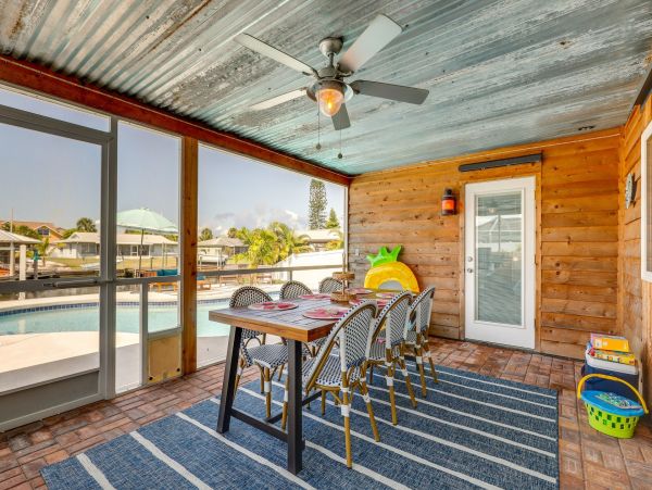 Apollo Beach Luxury Four Bedroom Home Private Pool & Dock