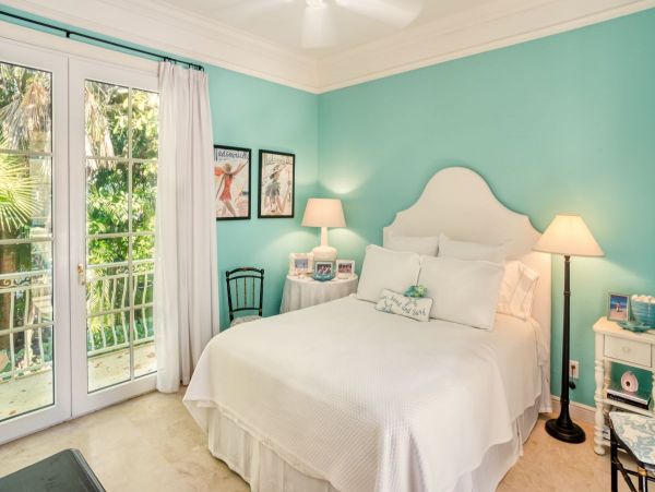 Luxury 6 Bedroom Vacation Pool Home in Sanibel Sleeps 11