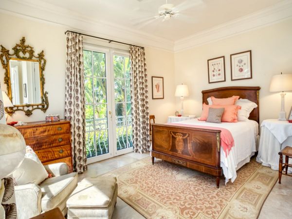 Luxury 6 Bedroom Vacation Pool Home in Sanibel Sleeps 11