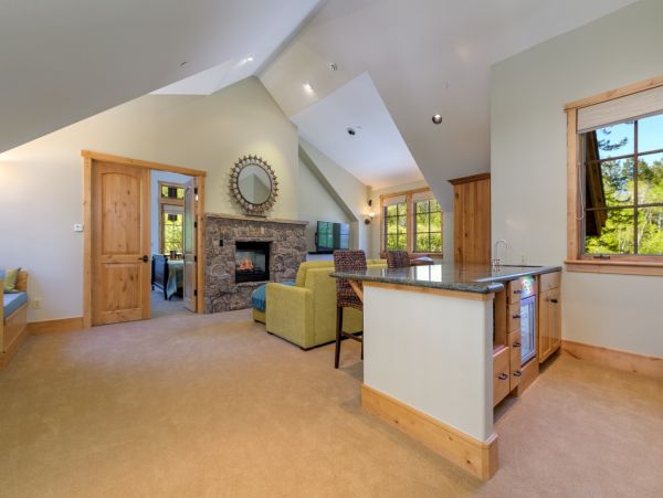 Six Bedroom Six Bathrooms Luxury Home Estate With Hot Tub