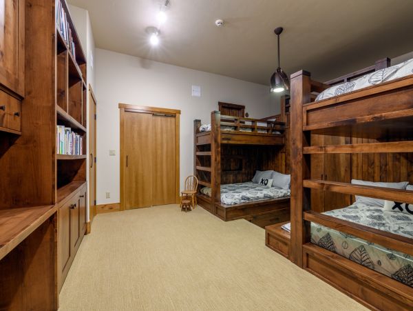 Six Bedroom Six Bathrooms Luxury Home Estate With Hot Tub