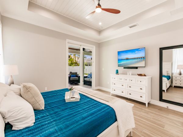 Naples Vacation Pool Home Four Bedroom Walk to Beach