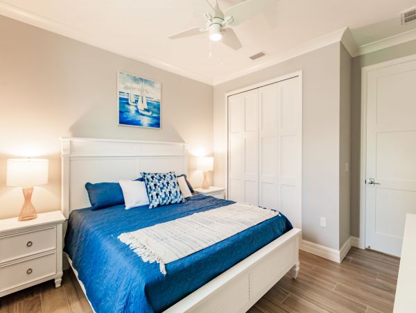 Naples Vacation Pool Home Four Bedroom Walk to Beach