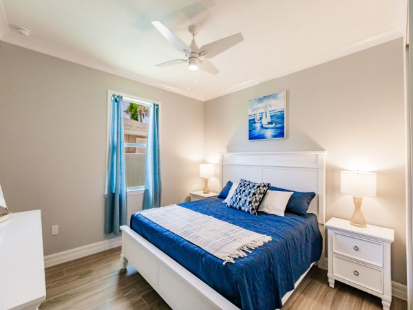 Naples Vacation Pool Home Four Bedroom Walk to Beach