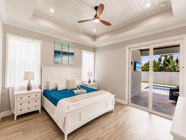 Naples Vacation Pool Home Four Bedroom Walk to Beach